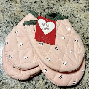 Mini oven mitts